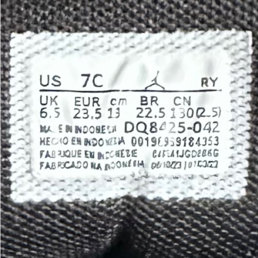 Jordan 1 Mid ‘Royal Blue’ toddler size 7C - Picture 15 of 15